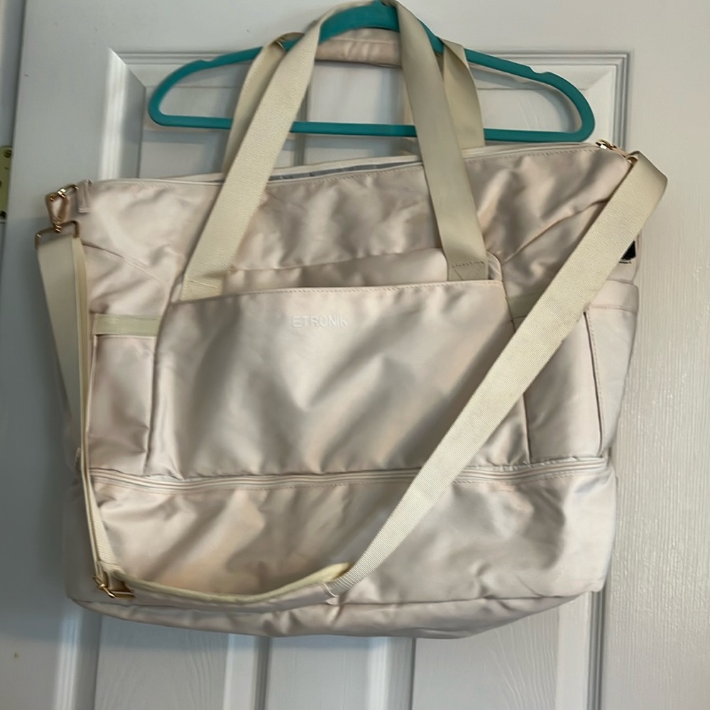 Etronik cream bag for travel